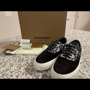 BURBERRY Lace And Leather Sneakers 🖤